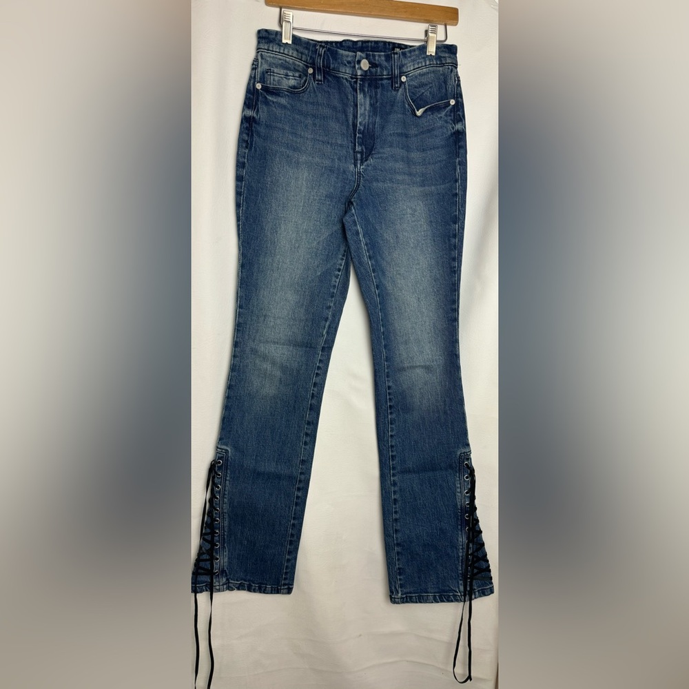 BlankNYC women's  Hoyt High Rise mini flare jeans. Size 27